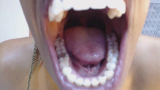 My big toothy gob Black!-9