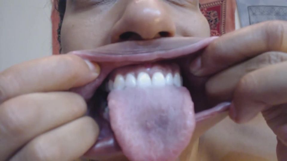 My big toothy gob Black!