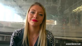 7117 Ashley, 25, marketing manager in Cassis-1