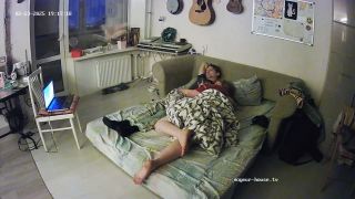 Ross And Guest Couch Fun, 23-02-2025 - Amateur-2