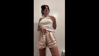 Seductive Solo Session: Sensual Mia Khalifa's Unveiled Pleas-0