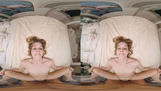 Stirring Sterling - Smartphone Vr - Facial-8