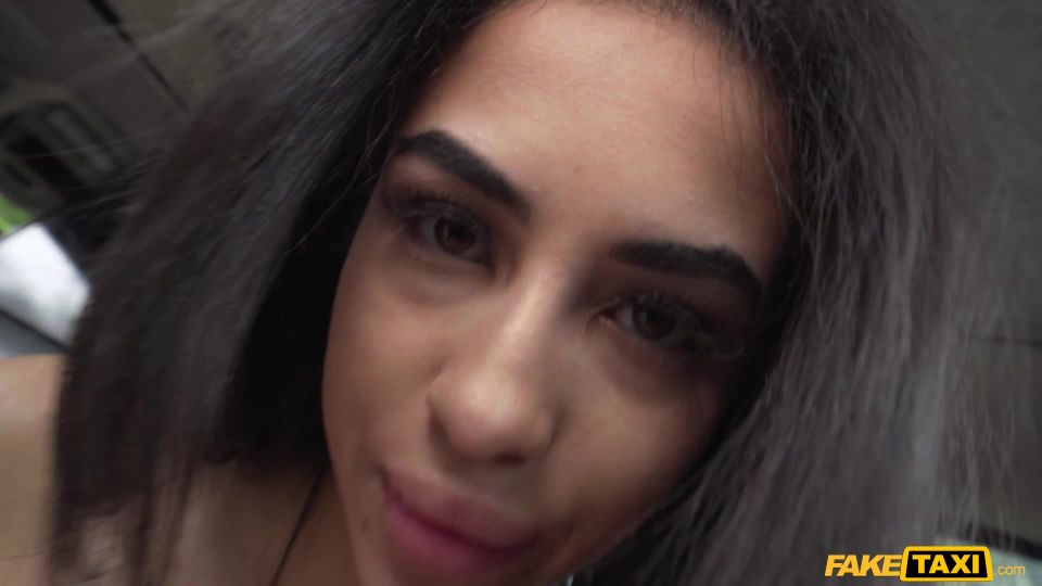 7189 Tasha Lustn Brit Gets Italian Facial