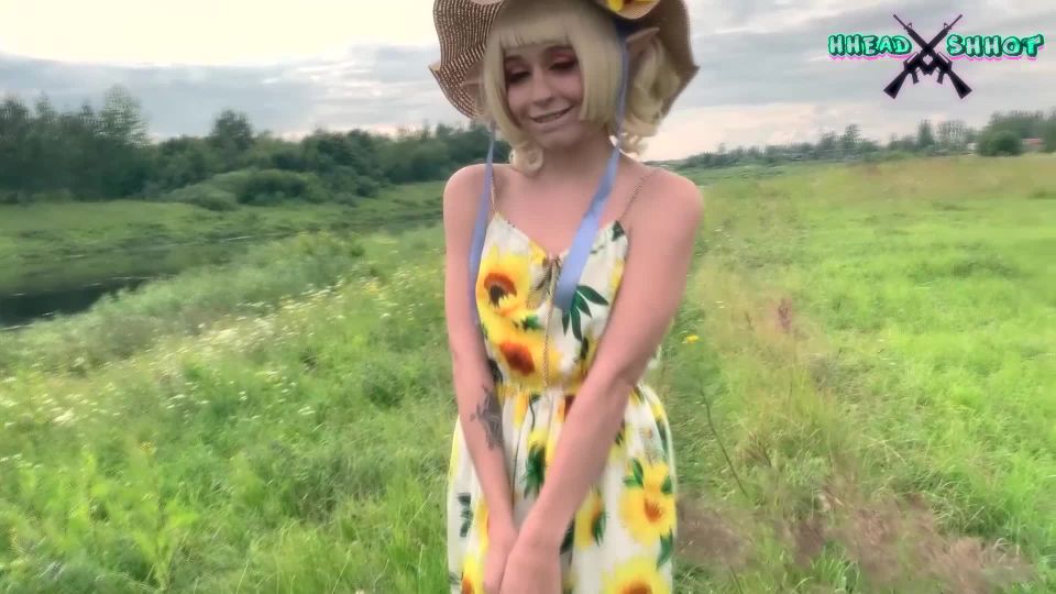 Alice Bong – Walk with Dolly Cosplay!