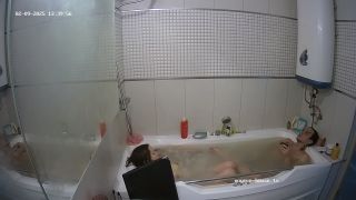 Voyeur 2025 HD: Ricci's Intense Tub Sex Scene [720P]-9