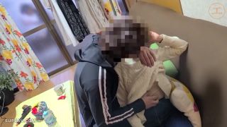 FC2PPV 3133512 【個人】ママ友との団欒を奪い、スレンダーな人妻の自宅に訪問。ママ友に見られ。。。 - FC2PPV-3