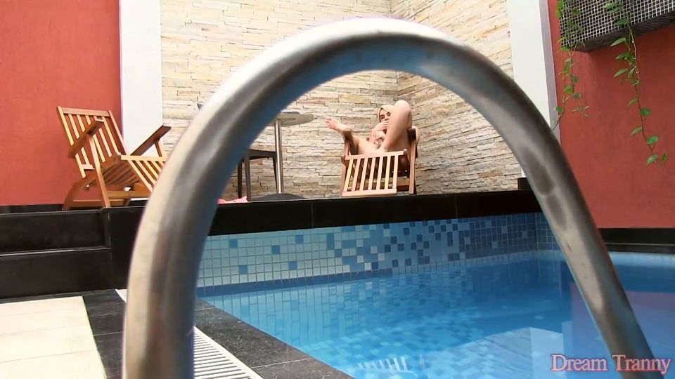 7174 Stunning Trans Blonde Carol Penelope knows how to Satisf...