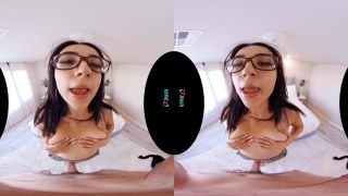 Callie Jacobs - Are You Going To Buy This House Or Not? - VRHush (UltraHD 2K 2020)-2