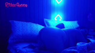RiderQueenOk - Voy de viaje de negocios y mi hijastro me calienta y follamos-4