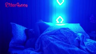 RiderQueenOk - Voy de viaje de negocios y mi hijastro me calienta y follamos-8