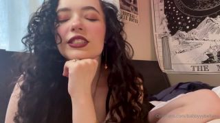 Baby belle – Home wrecking you suck my toes until i cum and then i let you cum on my soles from behind_949 (@babbyyybelleee) (20.06.2021) Foot-1