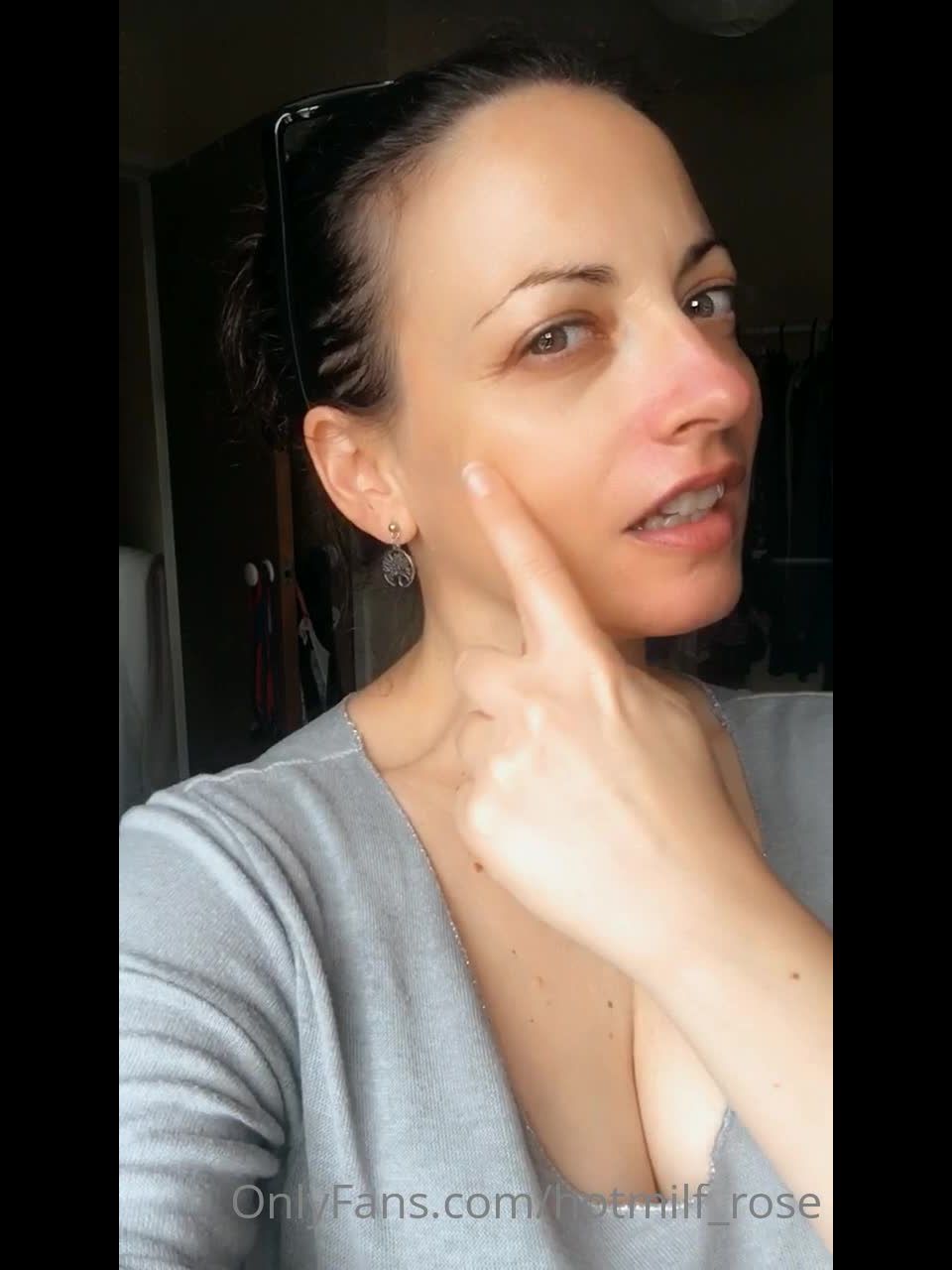 Miss Dawson - themissdawson ThemissdawsonCome on How is your day We need to cheer up and beat the shitty world situation - 02-10-2020 - Amateur