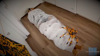 Calisa Bliss Hooters Girl Ambushed By Arachnids Nyxons Fetish Files (Femdom porn)-8