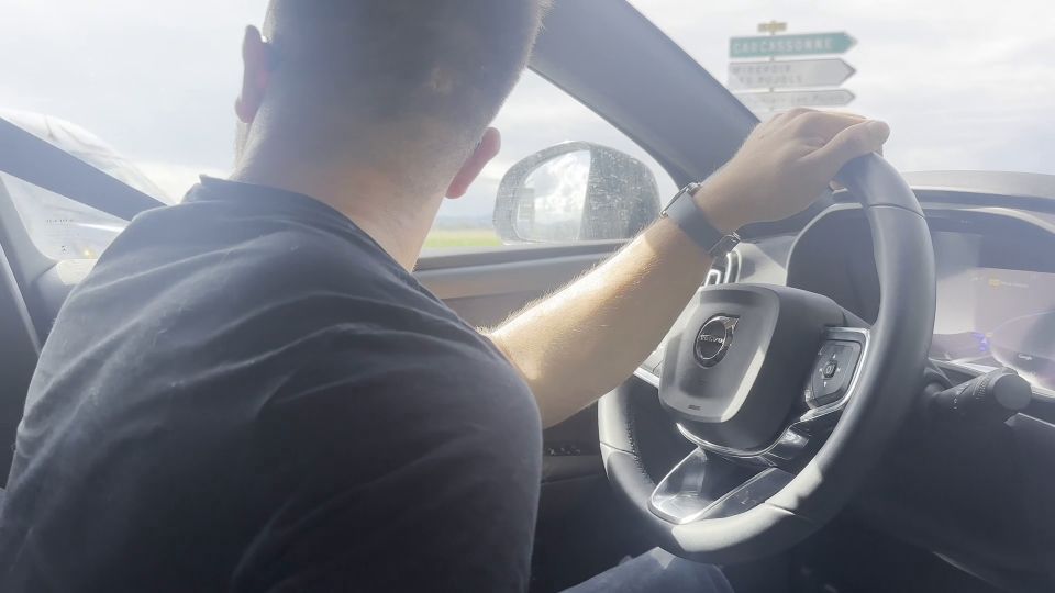 French Girl Masturbates In The Car (French girls porn) Hello Limoon