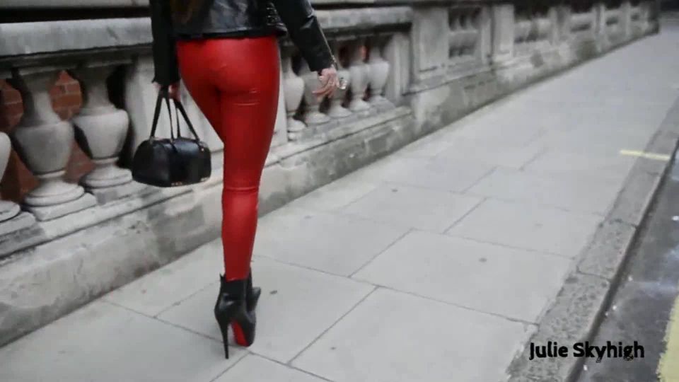 Julie Skyhigh, Pantyhose, Stockings, Leggings - 0299 AllleatherslutinLondondvd [foot fetish]