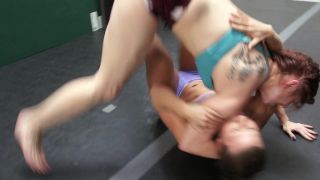 Freeleech Female Wrestling Zone: Ariel X & Bella Rossi – Submission Wrestling - Submission-1