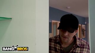 Lil D,Preston Parker,Victoria Cakes - BANGBROS - Thicc Black MILF Victoria Cakes Fucks The Plumber-1