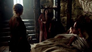 Lise Slabber, Jessica Parker Kennedy, Clara Paget – Black Sails s02e01 (2014) HDTV 1080p!!!-2