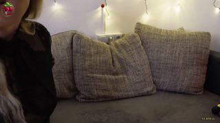 Lea Kirsch - DADDY ICH HAB das Sofa NASS gemacht - BIN DEIN FICKSTÜCK - Wixxs... 1080P - Mdh-9
