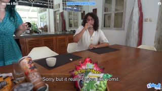 From Other Users Ils Dgustent Des Snack Asiatiques Puis Elle Dguste Sa Bite - Vlog Franaise...-2