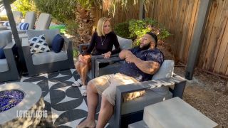 LovelyLo, Horny Housewife Fucked By Her Realtor Onlyfans (Amateur porn)-1