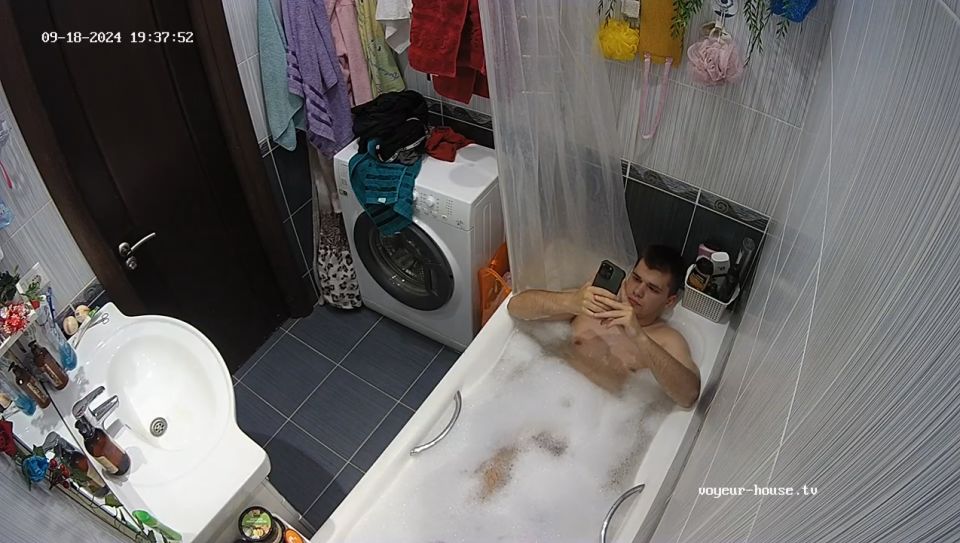 Guest Guy Bath 18-09-2024 720P - Amateur