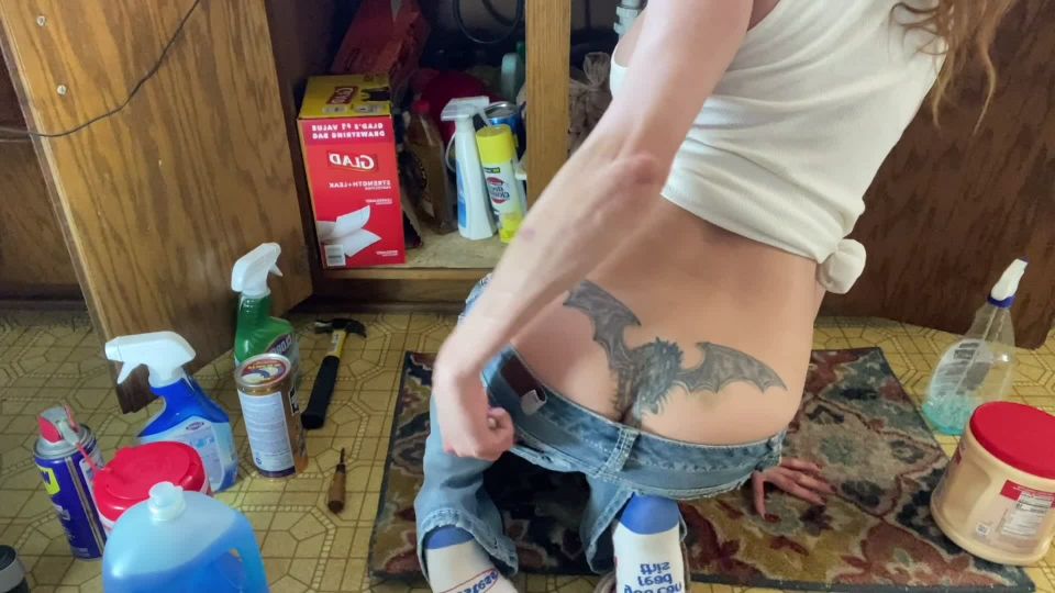 Moms Plumber Butt Crack - Manyvids