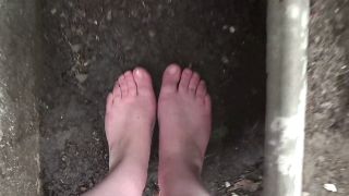 Dirty Feet In The Mud 720p-0