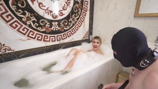 ADDICT 2 LEXYNOIR: "MISTRESS LEXY NOIR - OBEYLEXYNOIR - BODYWORSHIP FOOT HUMILIATION IN THE BATHTUB" (1080 HD) (2026)-1