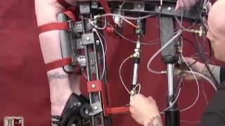 House of Gord16 08 11 Mina Meow, Natalie Minx & Lydia McLane - Air Chair (Installation)-9