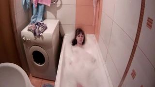 Voyeur 11916-sdudents girls in bathroom2-0