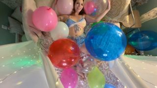Sneeze Goddess - Fun in a Room Full of Balloons - Joi-9