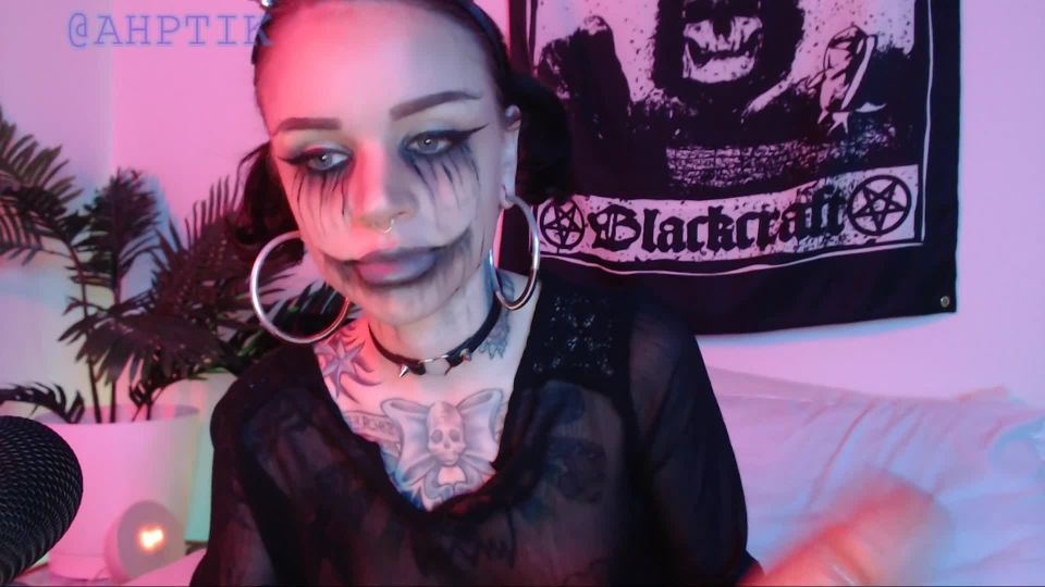 Spooky slut blow job with dildo dildo 