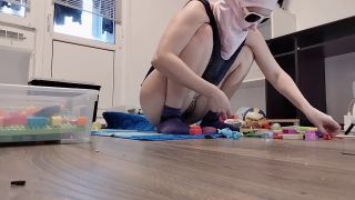 Fingering Pussy Sexy cleans the house naked.-6