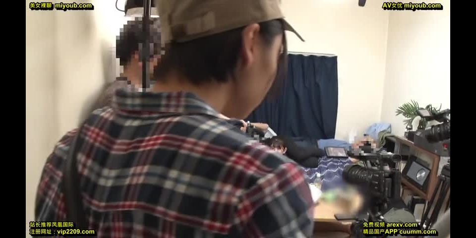 Monami Suzu - This Fresh Face Assistant Director Was A Super Cute And Timid (Amateur porn)