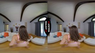 RealHotVR 22 12 28 Mae Milano.-6