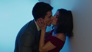 Giulia Charm, Elisabeth Larena - Vivir sin permiso s01e01-10 (2018) HD 1080p - (Celebrity porn)-4