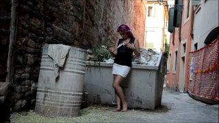 Barefoot Nudity Oxana 2013-07-19 Dirty-soled urban burlesque 2-0