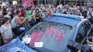 Girls_protest_for_the_right_to_be_topless-6