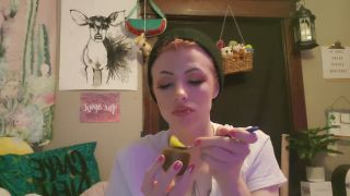 Pt 1 Anya Ivanovna - ASMR Kiwi Eating-3