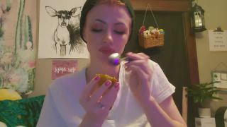 Pt 1 Anya Ivanovna - ASMR Kiwi Eating-6
