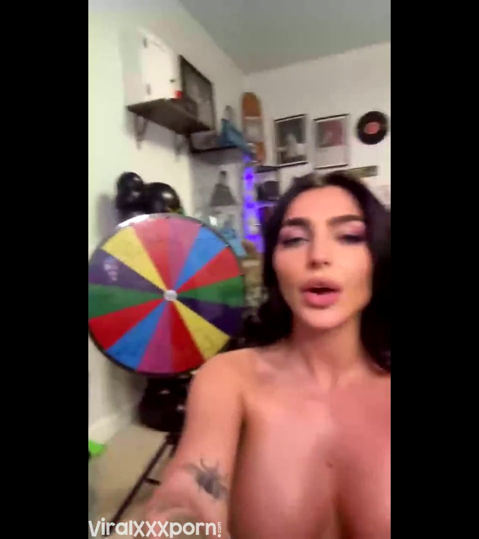 Emily Rinaudo  emily rinaudo only fans Emily Rinaudo  Onlyfans Livestream Video Teases It All On January 12th
