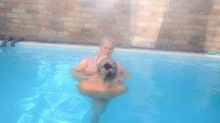[K2S.CLUB] MarryLou69 - Mit meiner Freundin im Pool - HD 720P-2