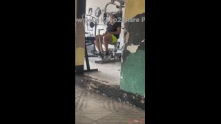 Cada que voy al gym y veo esta chica llego a casa a masturbarme y me corro -emaabby-6