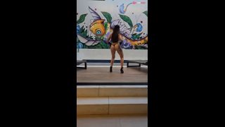 Danando peladinha na piscina Essa putinha  muito gostosa e DELICIOSA-4
