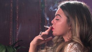 Ava Smokes Mayfair.-7