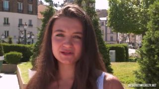 7126 Claire, 22ans, partouze folle avec Elena, 27ans-0