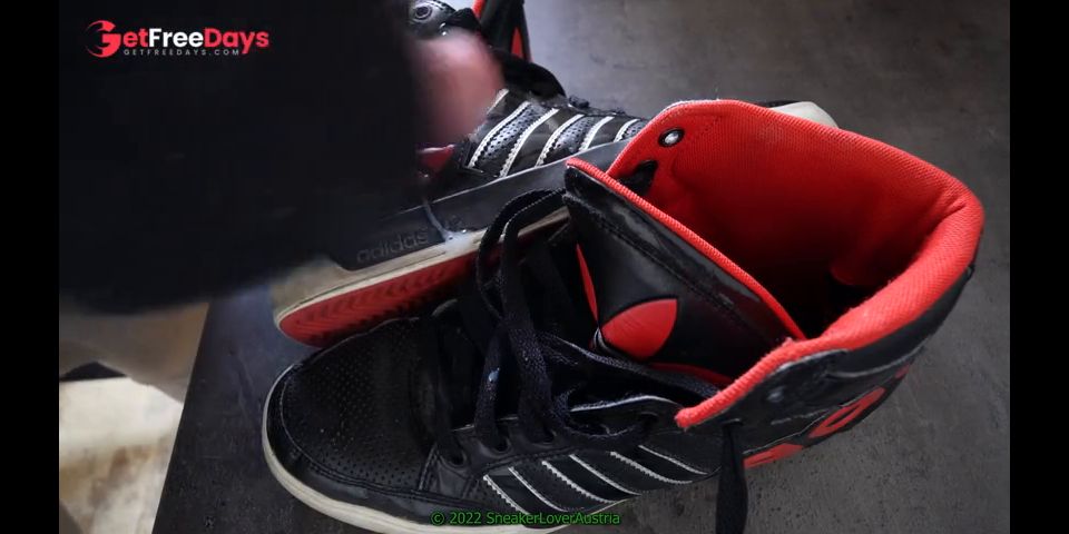 10 Cumshots on RedBlack Adidas hardcourt big logo