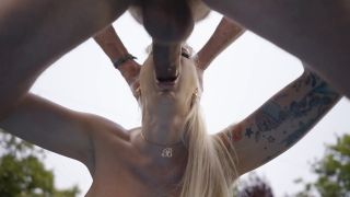 Blondie Bombshell: Weltklasse Titten Showdown!-0