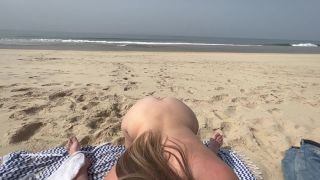 Mrfrenchcouple44144057 video 2022-03-31 09-00 defi-duo--je-me-fais-baiser-sur-la-plage-0